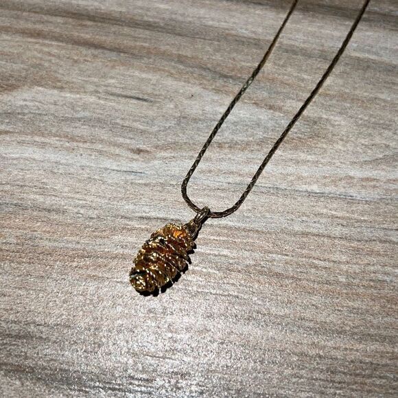 Pine Cone Gold Tone Necklace on 18” Chain Great Mom Gift - Picture 1 of 6